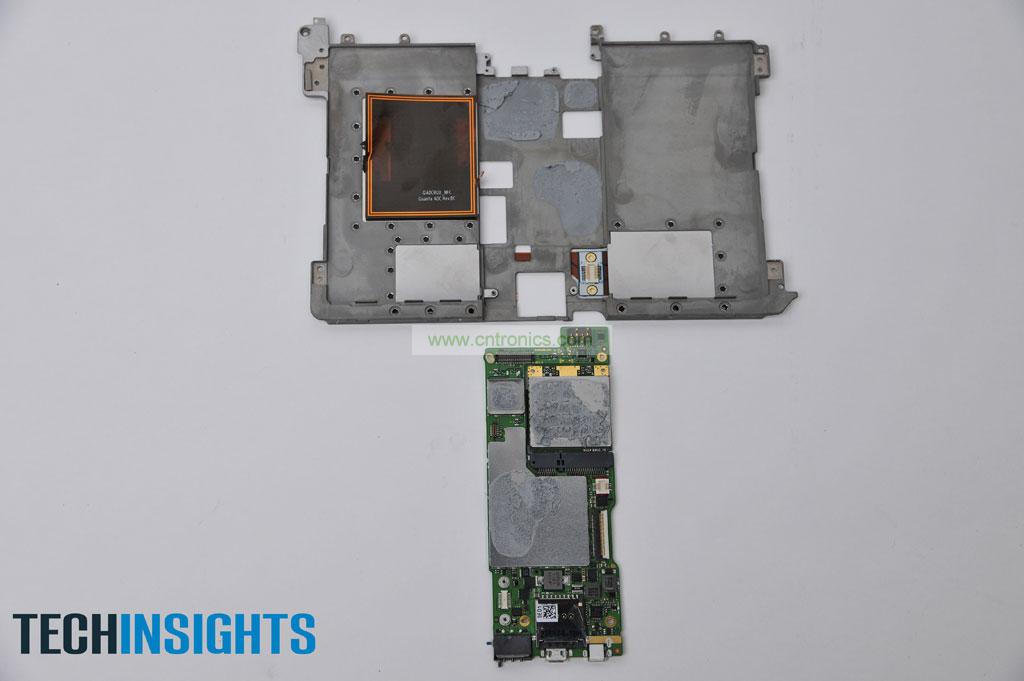 將PCB與金屬分離，從PCB板上卸下無(wú)線(xiàn)通訊板