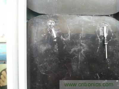 手工打造太陽(yáng)能充電照明系統:點(diǎn)亮LED給手機充電
