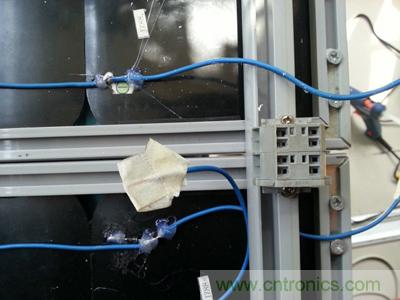 手工打造太陽(yáng)能充電照明系統:點(diǎn)亮LED給手機充電