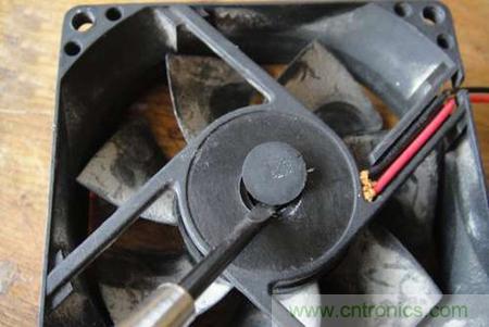 想減少電費嗎？DIY一個(gè)迷你風(fēng)力發(fā)電機吧