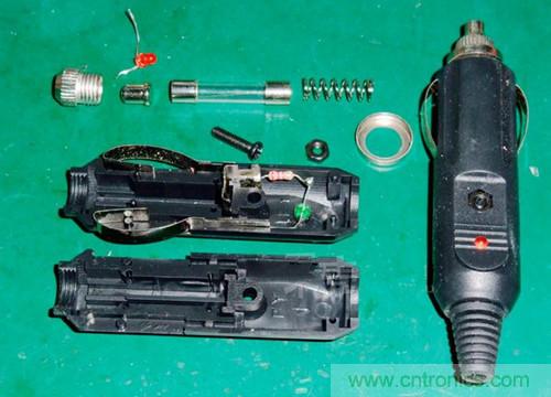 DIY:自制安全高效車(chē)用手機充電器