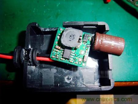 DIY:自制安全高效車(chē)用手機充電器
