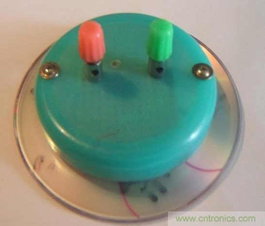DIY:手工打造智能無(wú)線(xiàn)供電臺燈