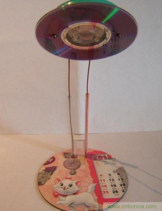 DIY:手工打造智能無(wú)線(xiàn)供電臺燈