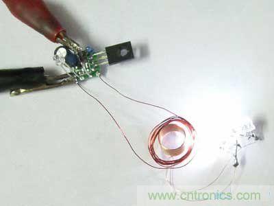 DIY：簡(jiǎn)單但神奇的無(wú)線(xiàn)供電套件