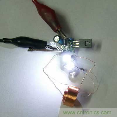 DIY：簡(jiǎn)單但神奇的無(wú)線(xiàn)供電套件