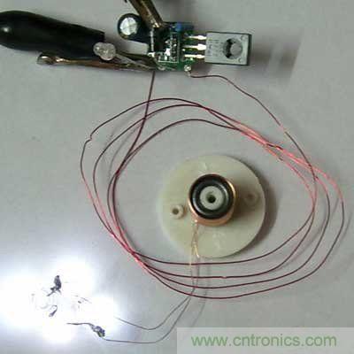 DIY：簡(jiǎn)單但神奇的無(wú)線(xiàn)供電套件