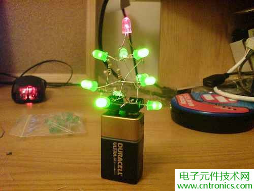 工科男的圣誕禮物:簡(jiǎn)易LED圣誕樹(shù)DIY
