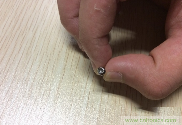 真飛機拆不著(zhù)，那就來(lái)拆拆無(wú)人機“鼻祖”大疆吧！