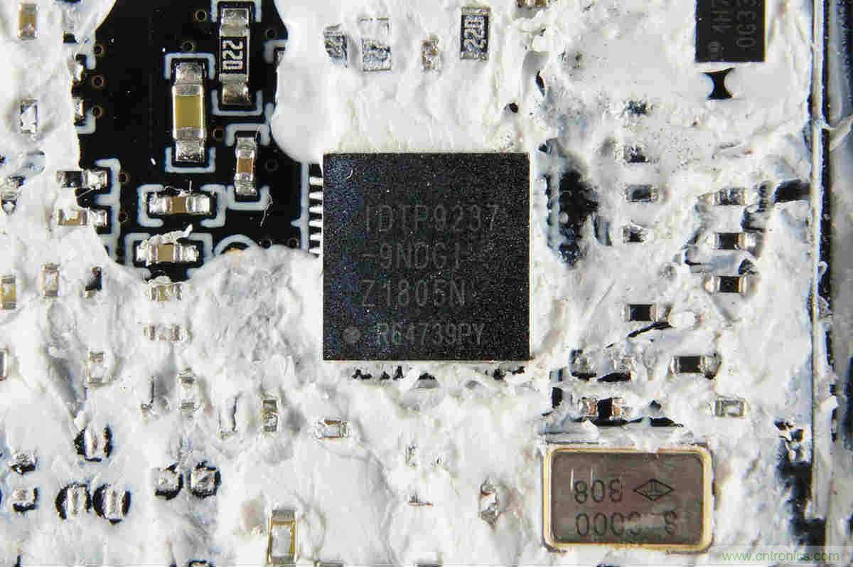 拆解對比：系出同門(mén)，小米、紫米無(wú)線(xiàn)充電器的差別有多大？