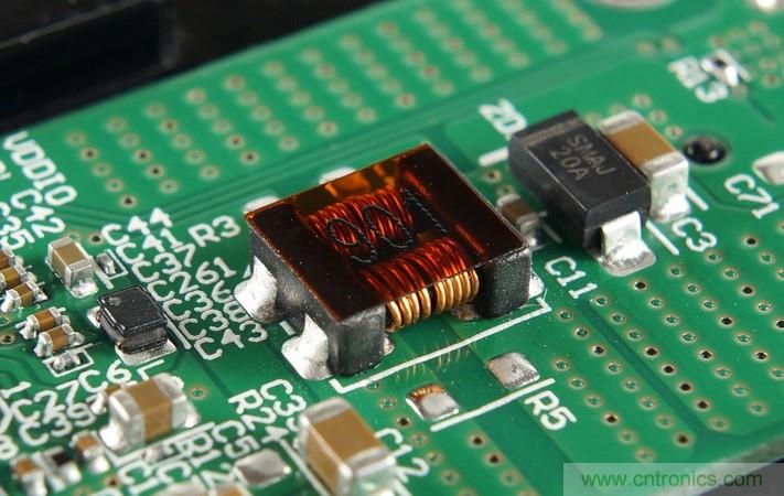 拆解對比：系出同門(mén)，小米、紫米無(wú)線(xiàn)充電器的差別有多大？