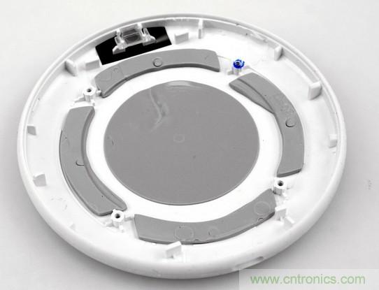 拆解對比：系出同門(mén)，小米、紫米無(wú)線(xiàn)充電器的差別有多大？