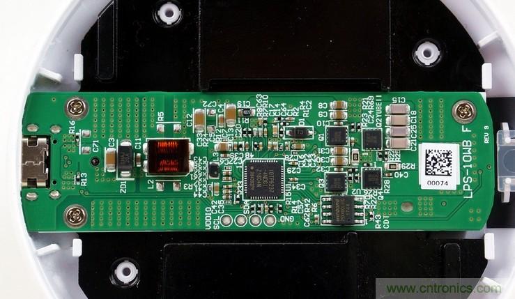 拆解對比：系出同門(mén)，小米、紫米無(wú)線(xiàn)充電器的差別有多大？